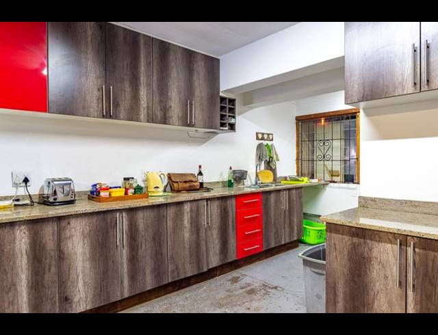 3 BEDROOM TOWNHOUSE FOR SALE IN HOWICK CENTRAL